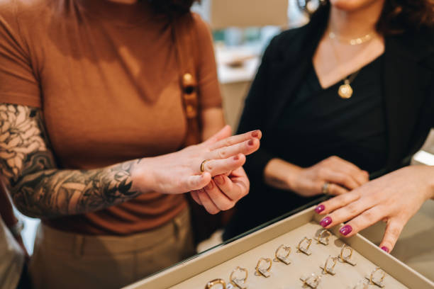 Why 2-5 gram Engagement Rings Are Perfect for Everyday Wear