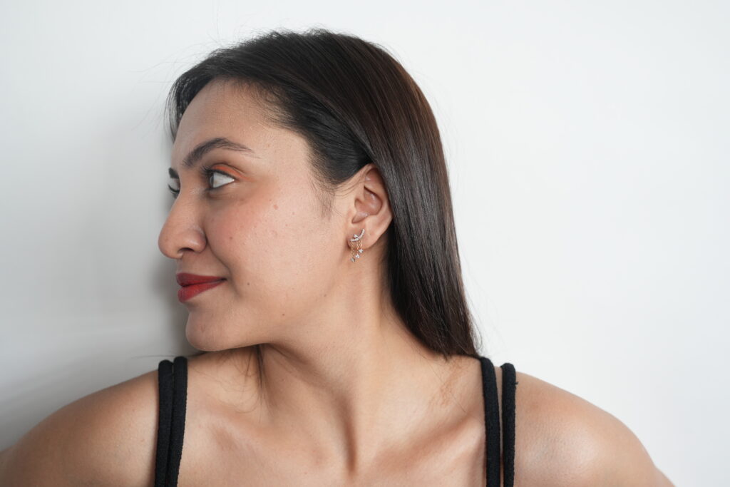 Top 10 Lightweight Gold & Diamond Earrings for Everyday Glam